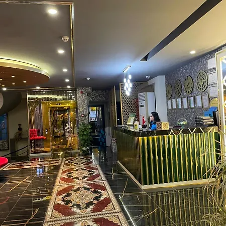 Golden Lux 酒店