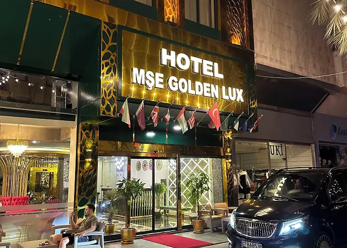 Golden Lux ホテル