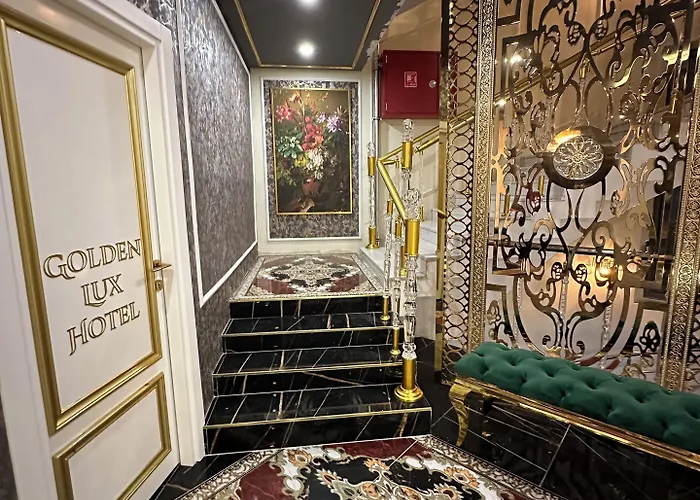 Golden Lux ホテル