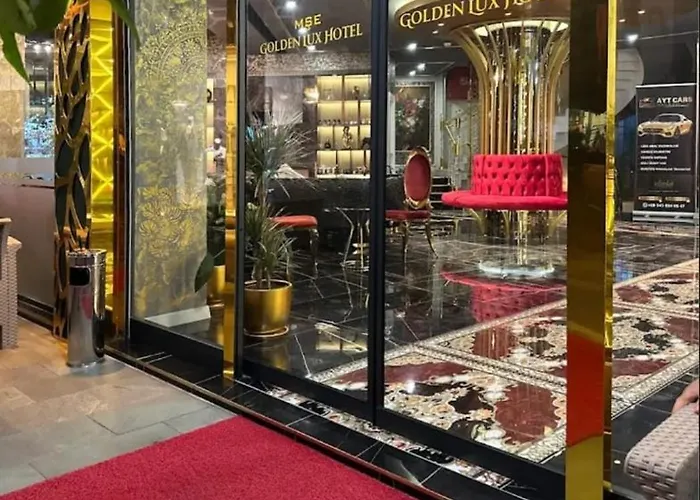 ホテル Golden Lux 3*