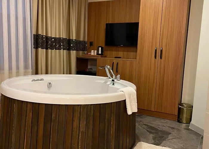 ホテル Golden Lux 3*