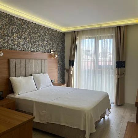 Golden Lux Hotell 3*