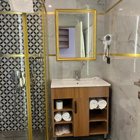 Hotell Golden Lux 3*
