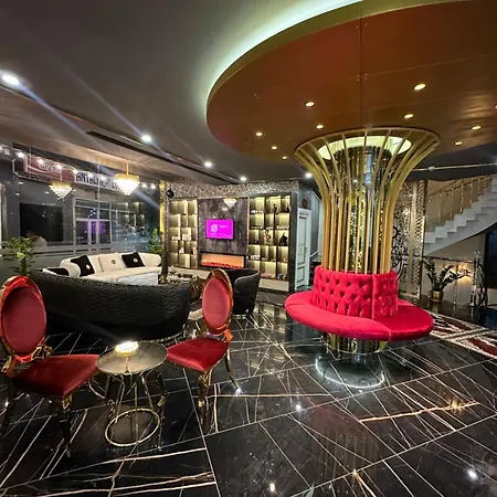 Golden Lux Hotell 3*