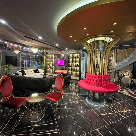 Golden Lux 酒店 3*