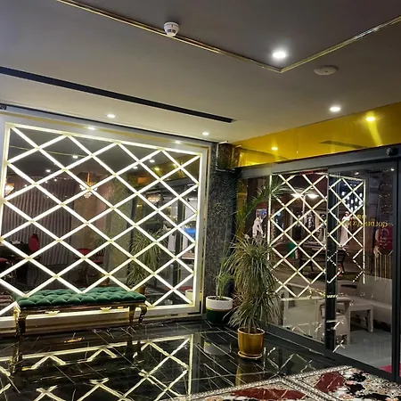 Golden Lux Hotel 3*