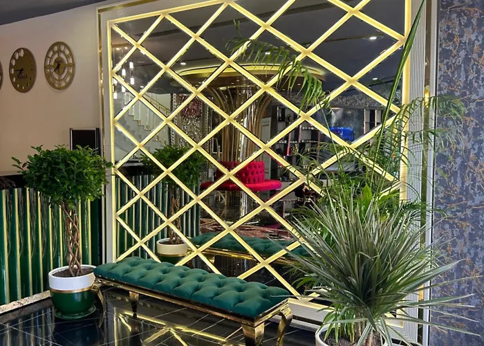 Golden Lux Hotel